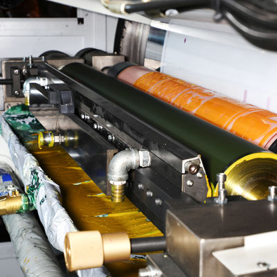 Η Flexographic μηχανή εκτύπωσης πλαστικών ταινιών με το διπλάσιο ξετυλίγει και το διπλάσιο ξανατυλίγει προμηθευτής